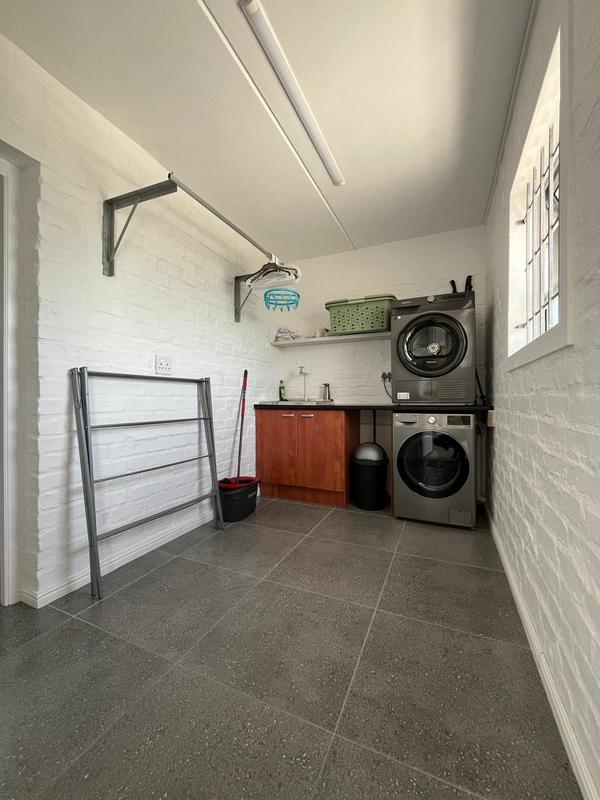 5 Bedroom Property for Sale in Kleinbaai Western Cape